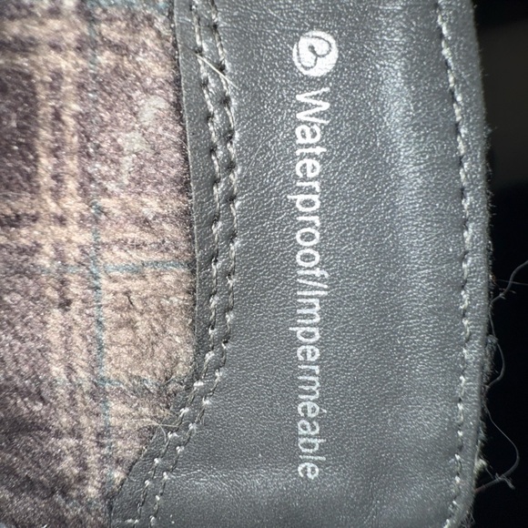 Waterproof Blondo Gray Heeled Boots with Sleek Design from Naturalizer - Picture 7 of 8